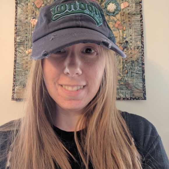 London hat (Like New) - Picture 6 of 11